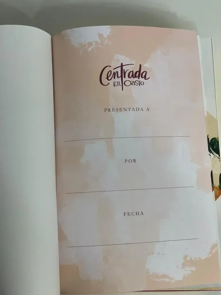 Biblia Devocional Para Mujer Centrada En Cristo RVR60 Tapa Dura Color