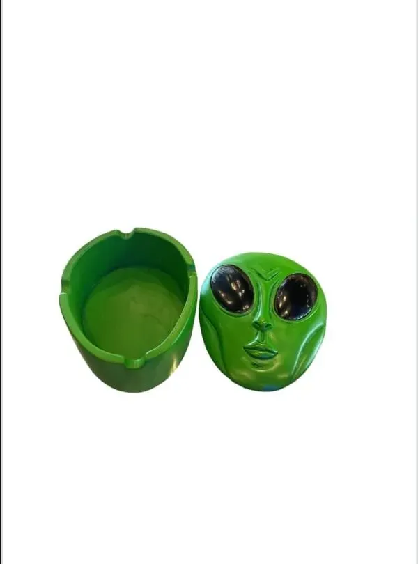 Cenicero de Ceramica Green Alien 4.75"x3.75"