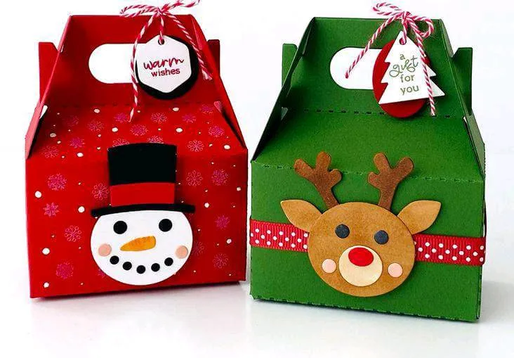 Cajita navideña: chocolate decorado con lindos adornos navideños 
