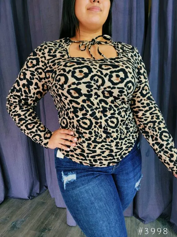 3998 - Blusa de leopardo con cuello cuadrado y cordón 