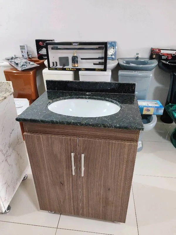 Mueble de baño maderacon mesada de marmol Ubatuba 