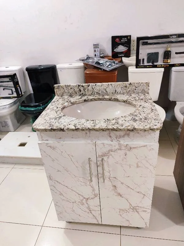 Mueble de baño veteado con mesada de marmo ornamental 62x45 altura 85cm