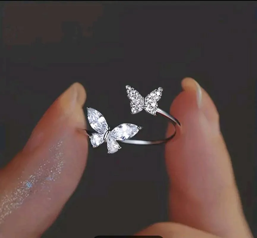 Hermoso Anillo Ajustable De Mariposa Delicada Con Circonitas Muy Brillantes Y Diamantes Incrustados De Imitación