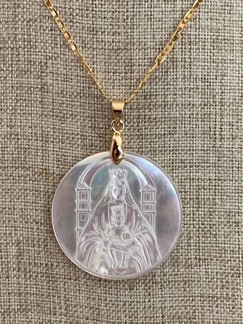 Collar Nácar Medallón - Virgen de Coromoto