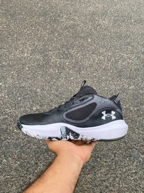 Under armour 🔥 Size 12