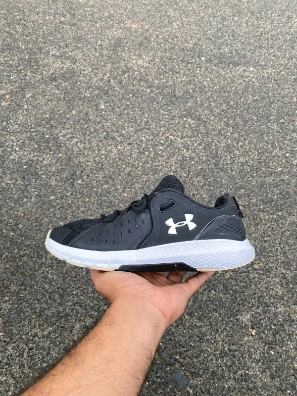 Under armour 🔥 Size 8.5 