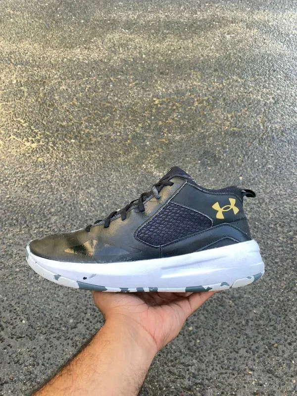 Under armour 🔥 Size 12
