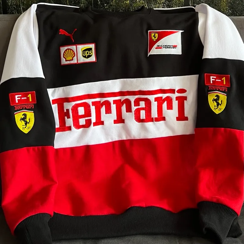 Buzo bordado Ferrari 