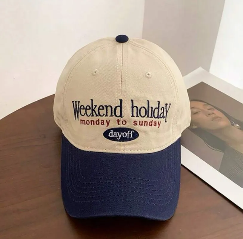 WEEKEND HOLIDAY BLUE HAT