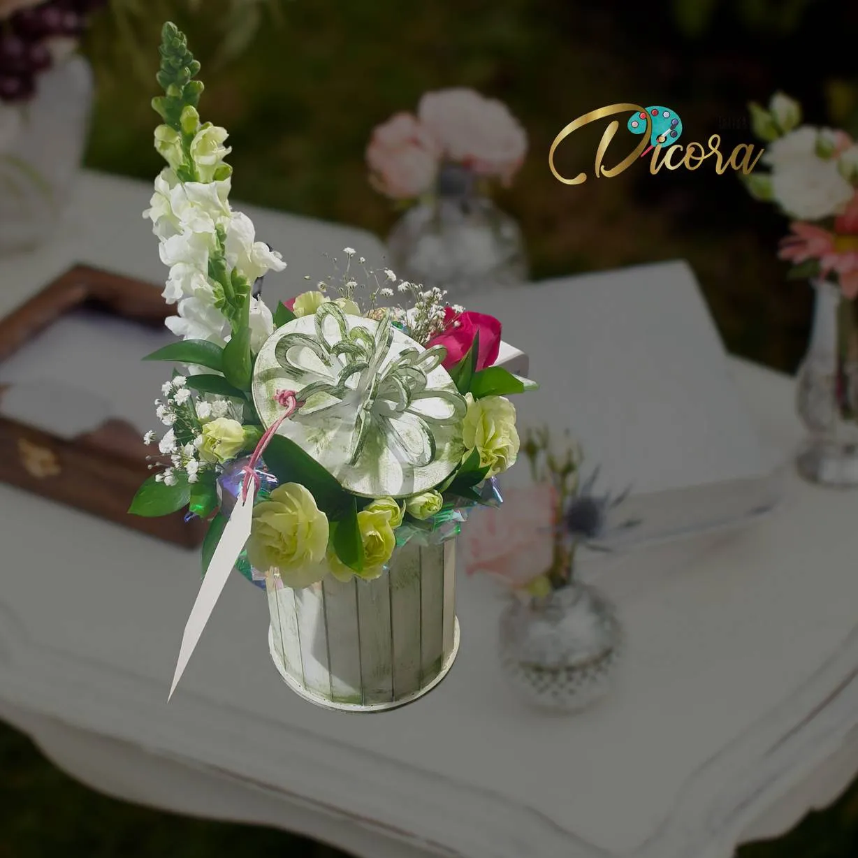 dining_table, vase, cup