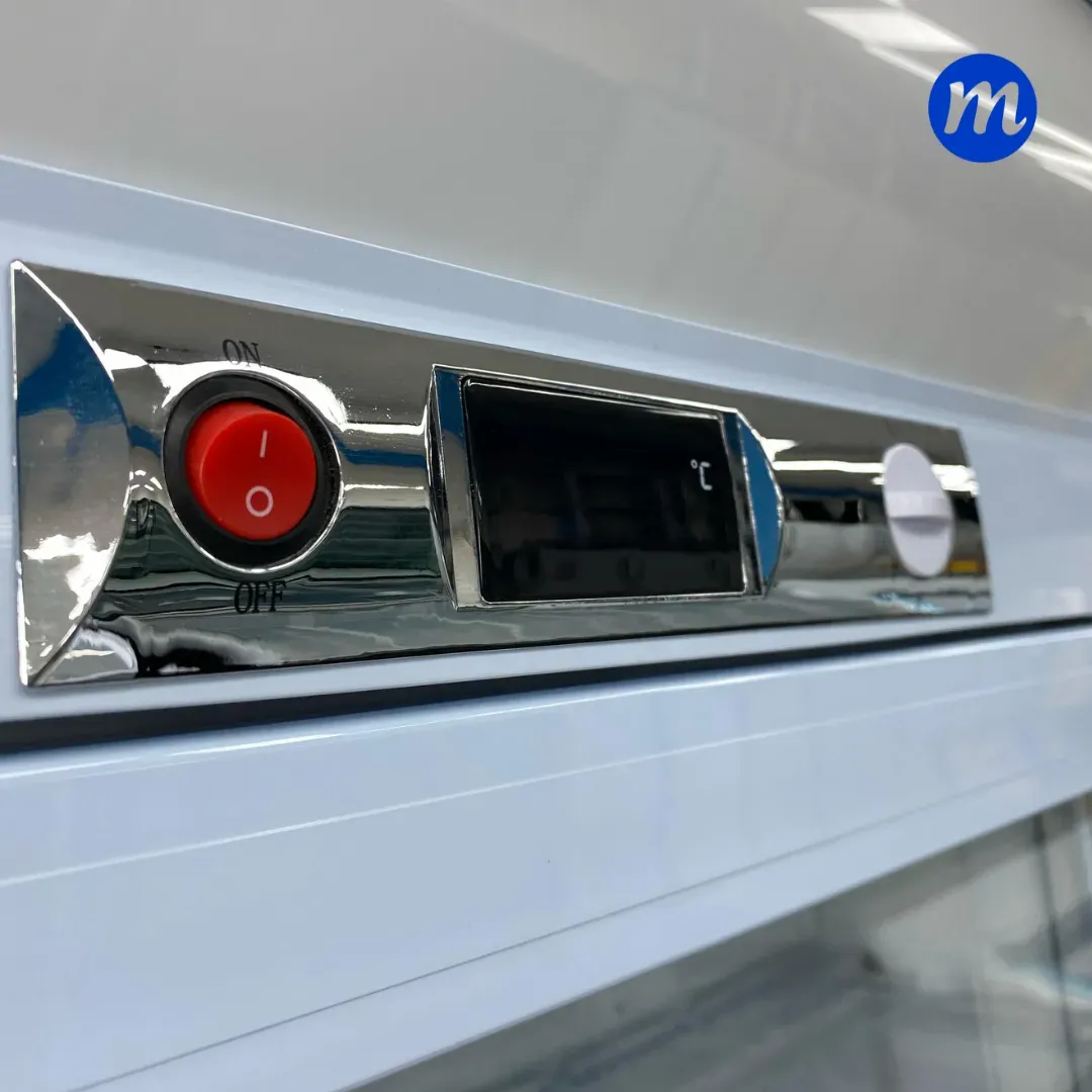 VITRINA 3 PUERTAS BATIENTES 900L 110V SENZANI