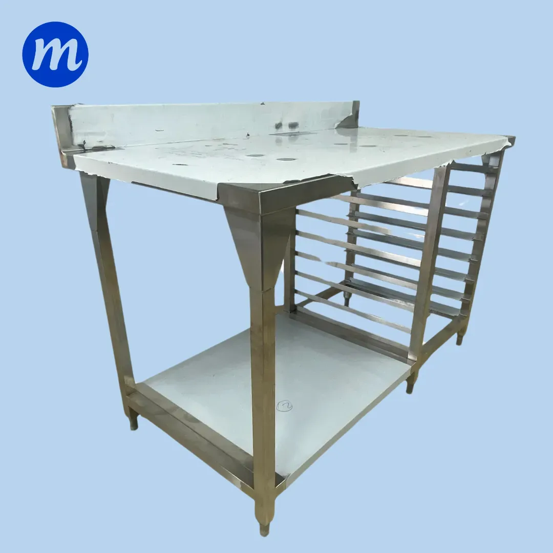 MESA TOPE CON BANDEJERO Y TRAMO DE 1.80 METROS