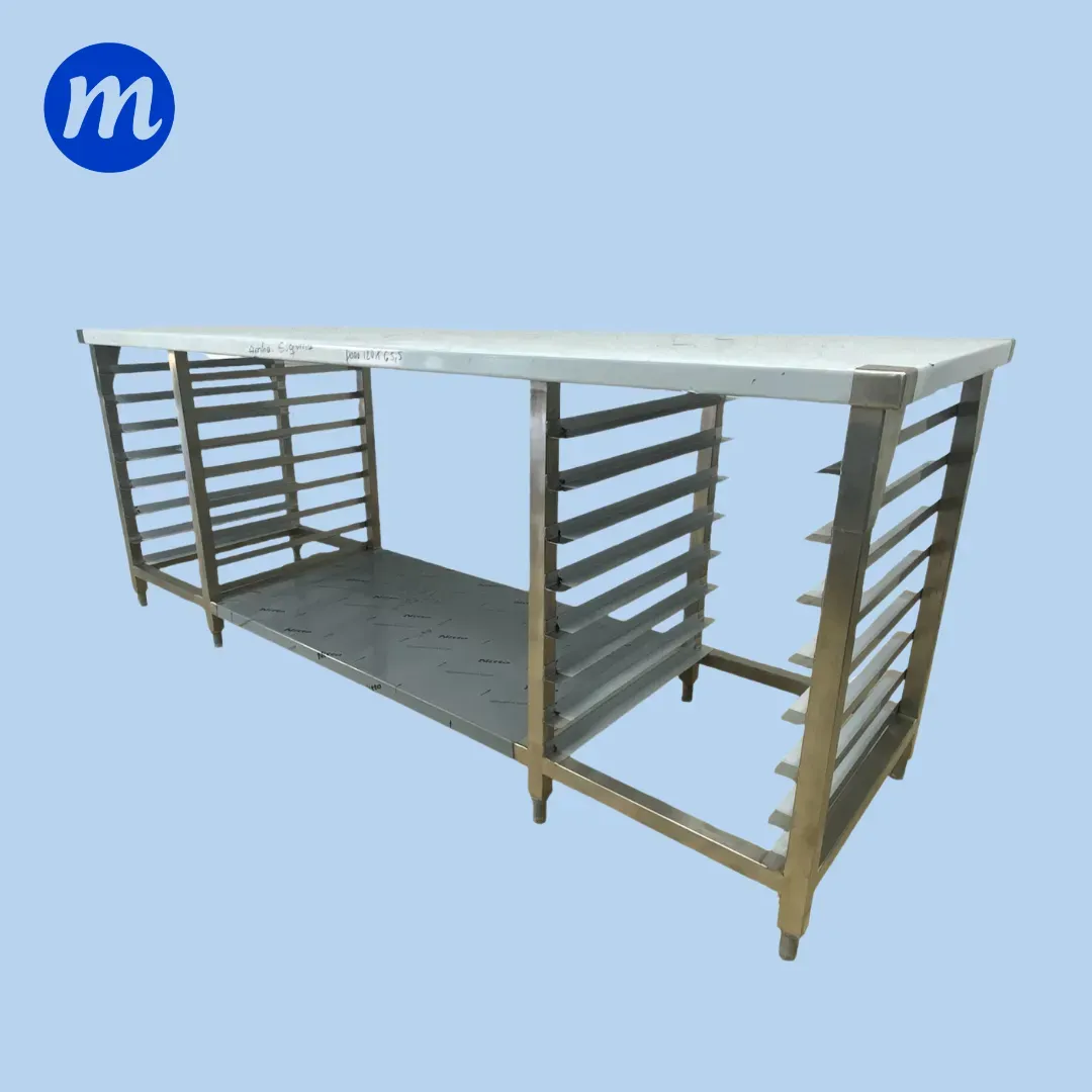 MESA CENTRAL CON DOBLE BANDEJERO Y TRAMO DE 2.30 METROS