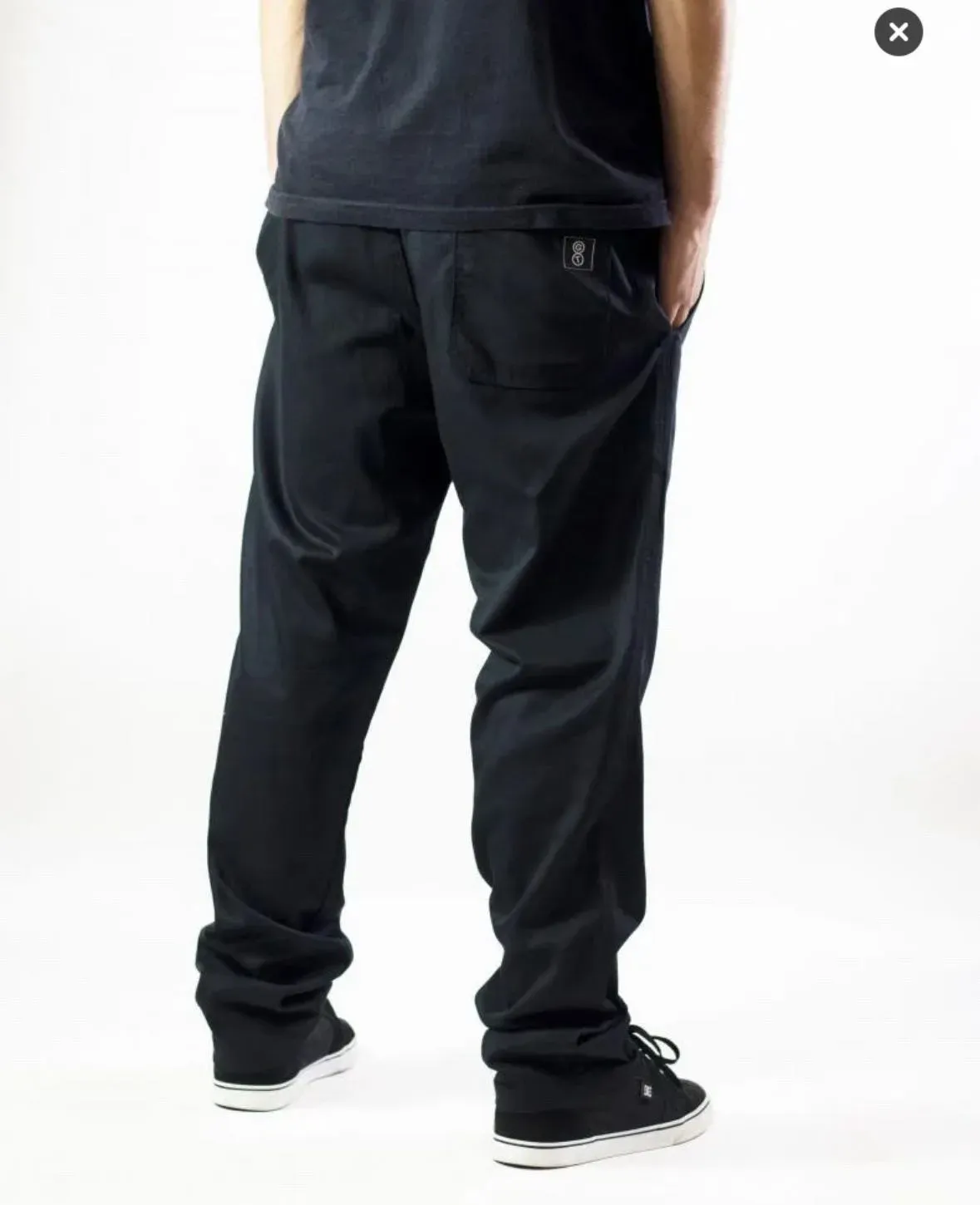 Pantalón liso negro