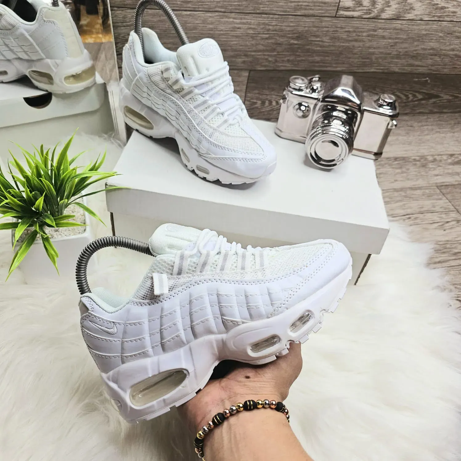 156KB 2001 null null null 3 2003 null tIeJJBG13eDw9M