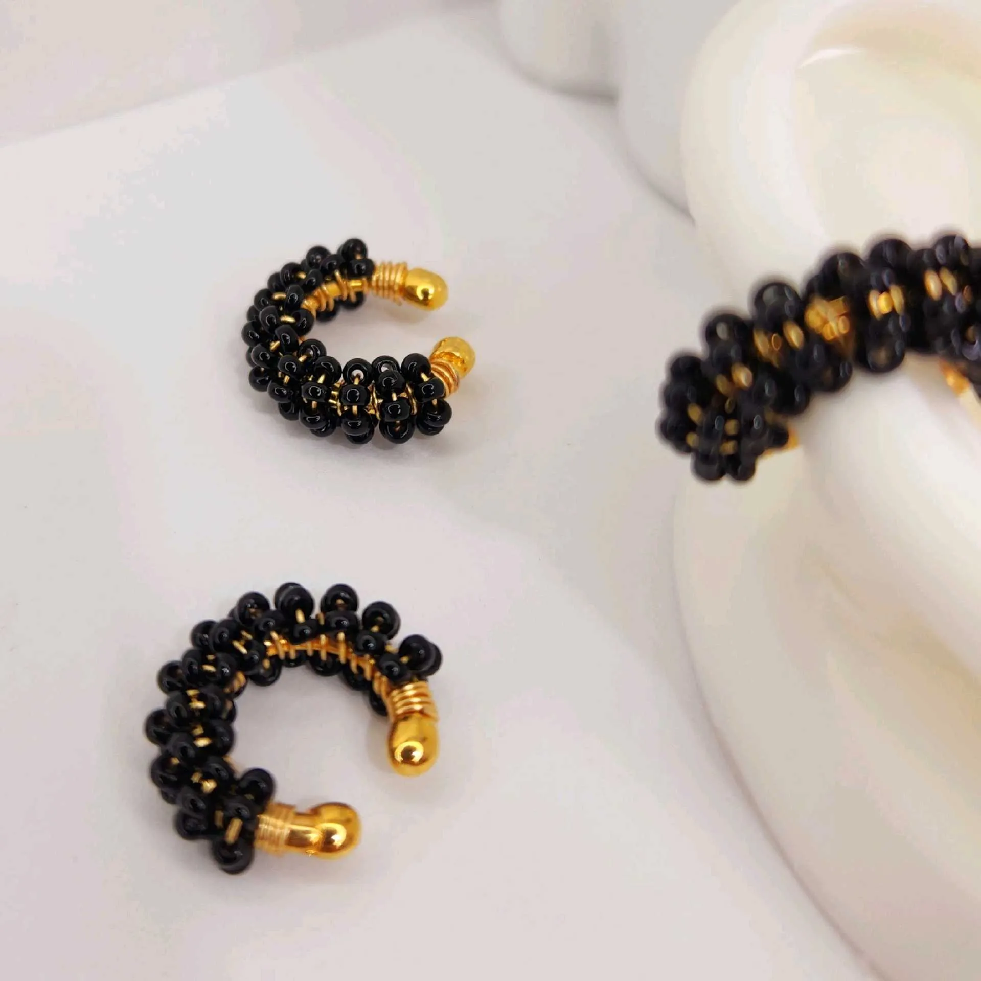 Earcuff Mostacilla Negro