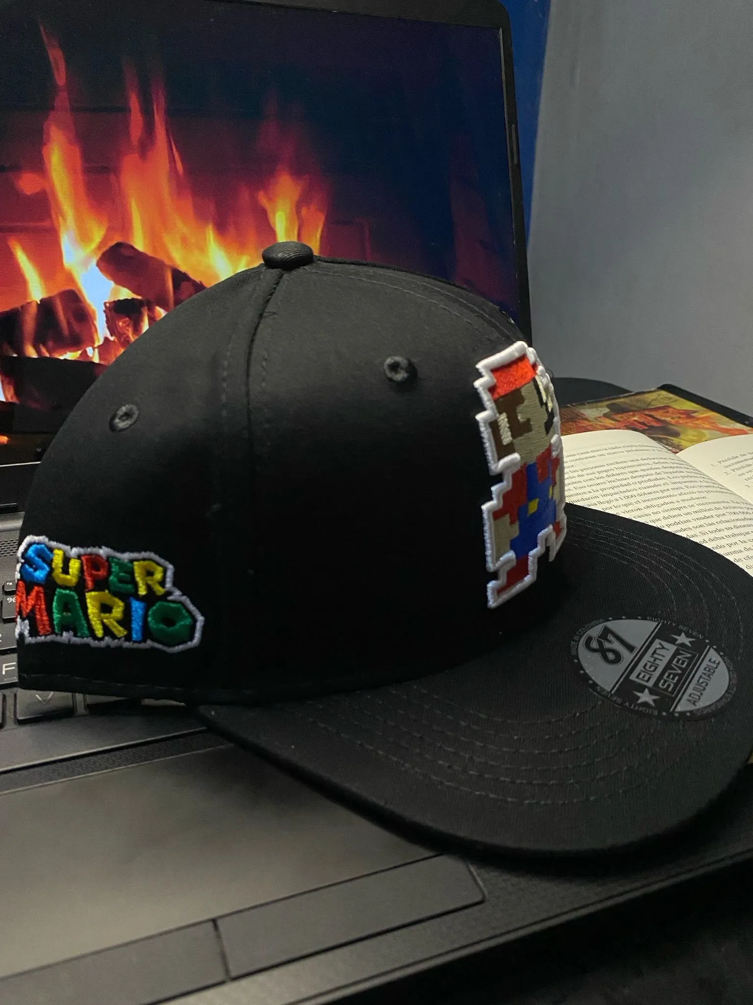 GORRA MARIO NEGRA PLANA