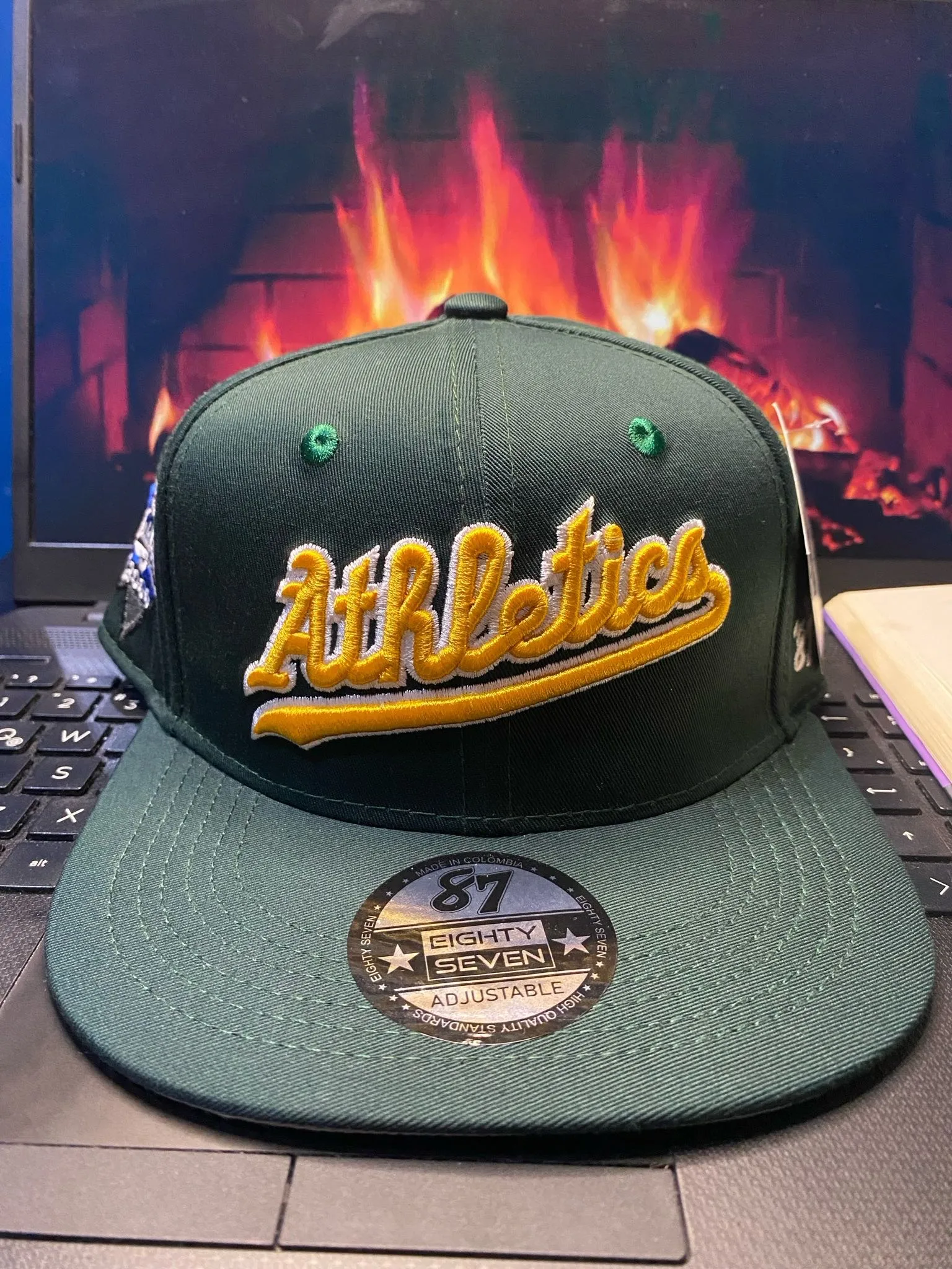 GORRA ATHLETICS VERDE PLANA