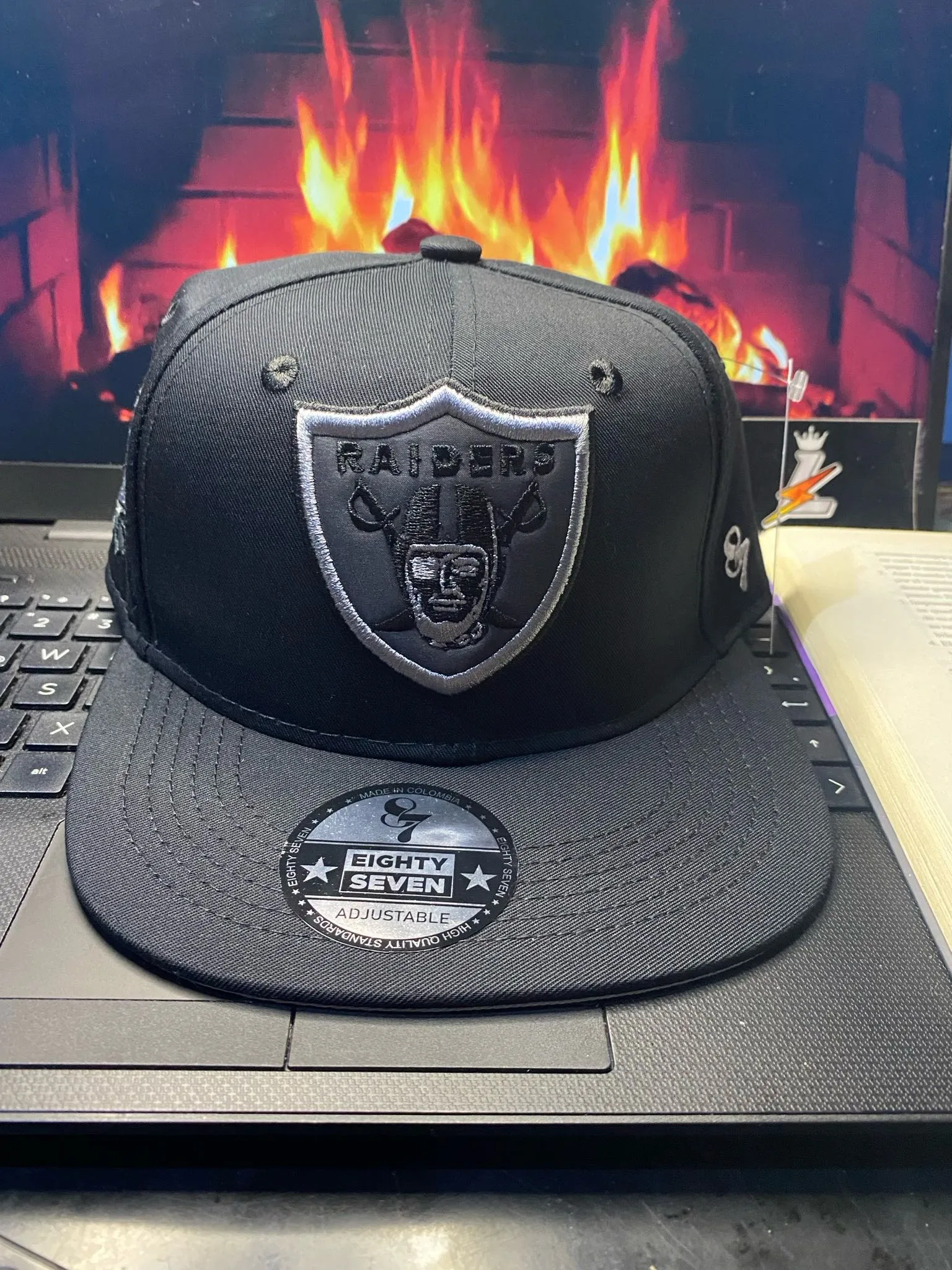 GORRA RAIDERS NEGRA PLANA