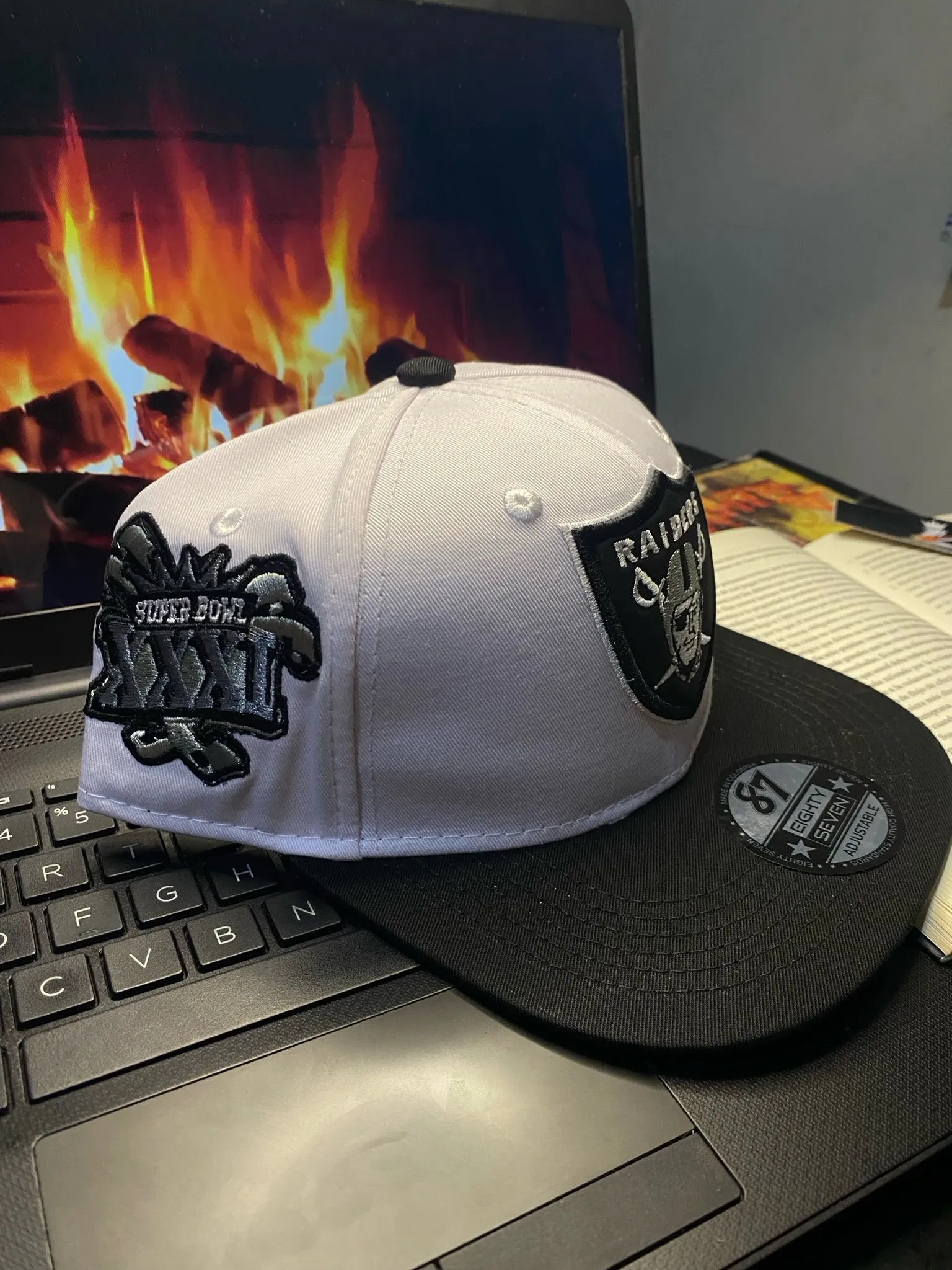 GORRA RAIDERS BLANCA PLANA