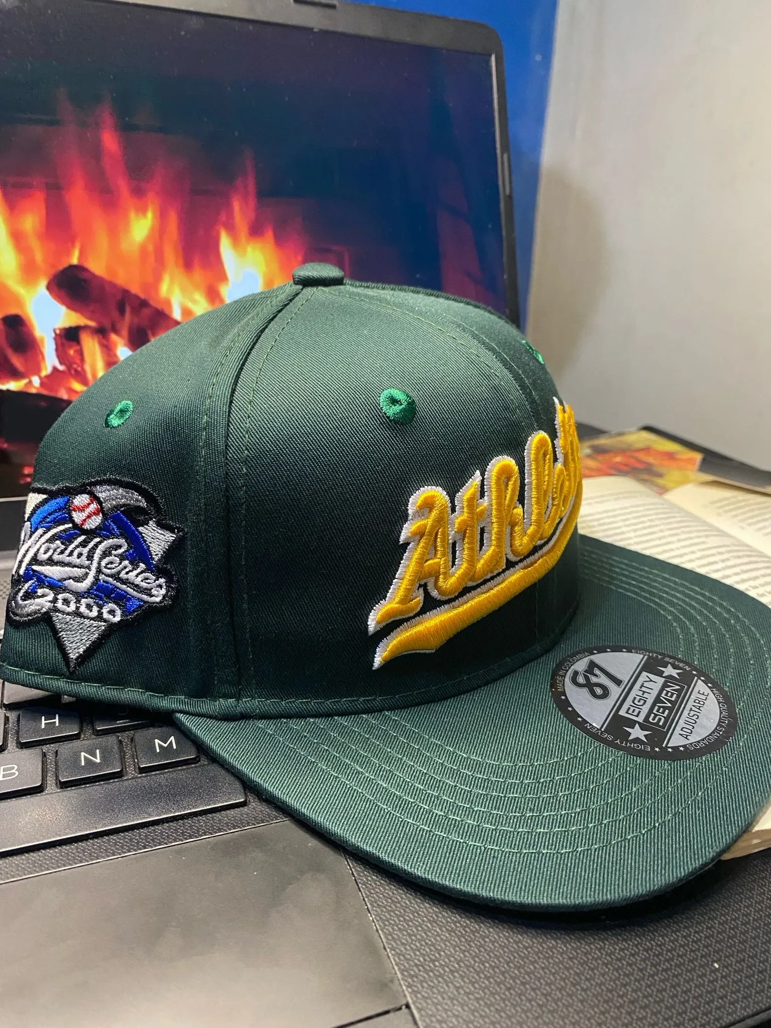 GORRA ATHLETICS VERDE PLANA