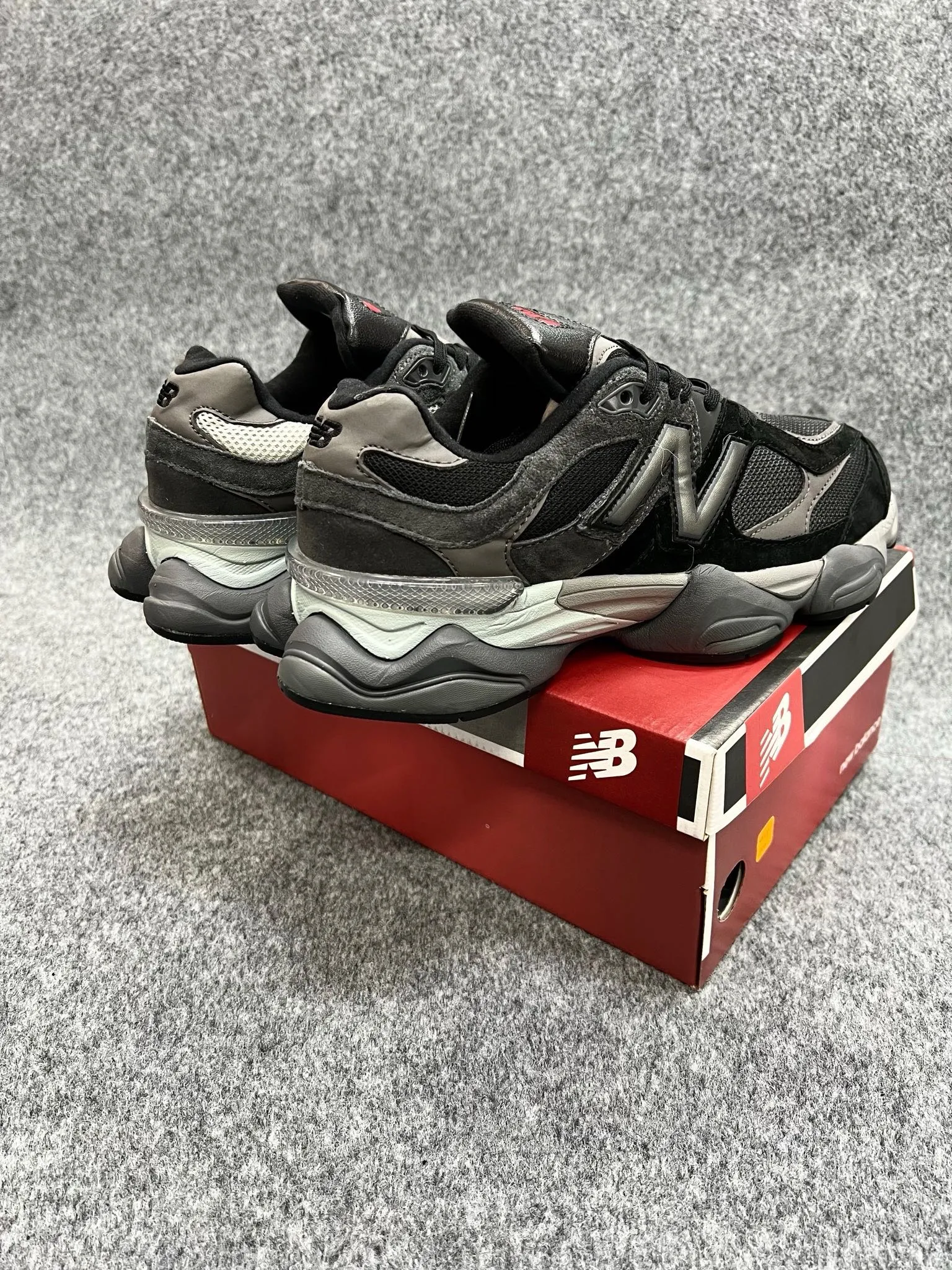 New Balance 9060 Gris/Negro 