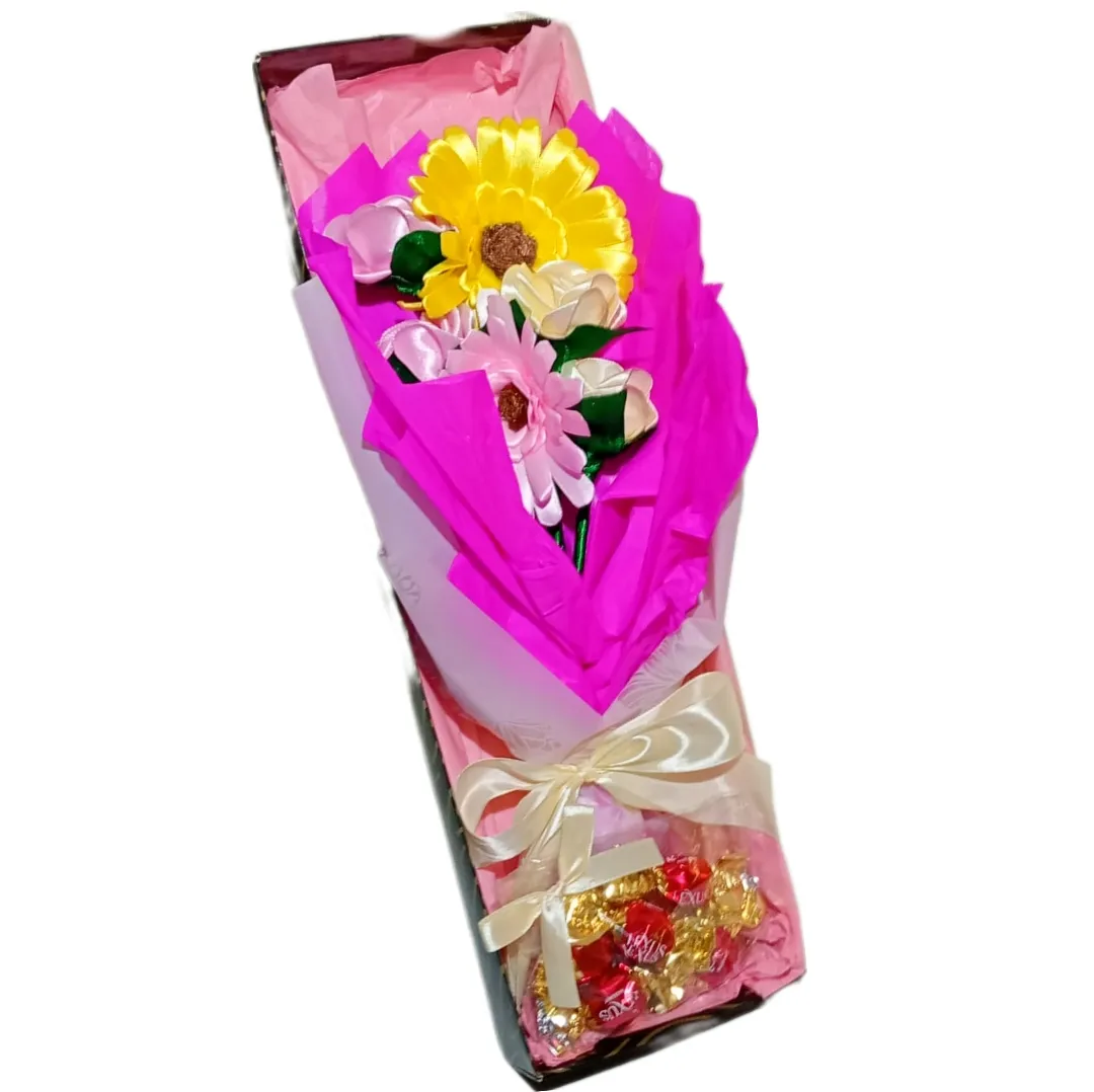 caja floral Gerberas y rosas Simpatia 