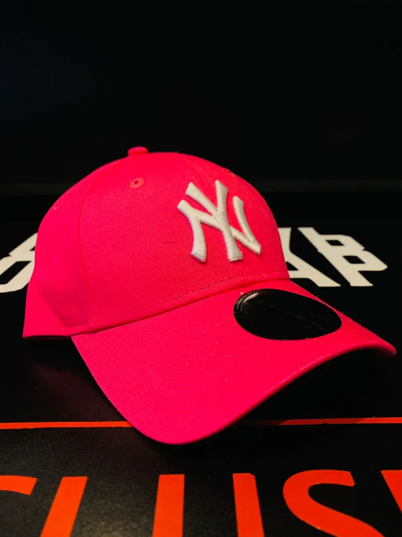 YANKEES. PINK 