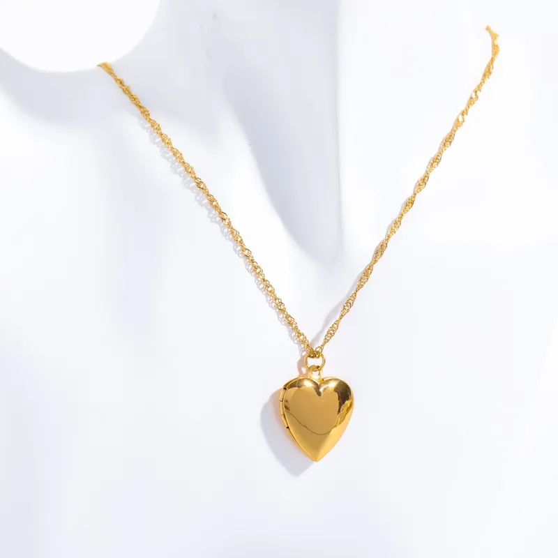 Collar Clásico Formal Corazon Chapado en Oro 18K