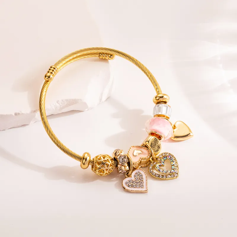 Brazalete Chapado en Oro de Corazones 