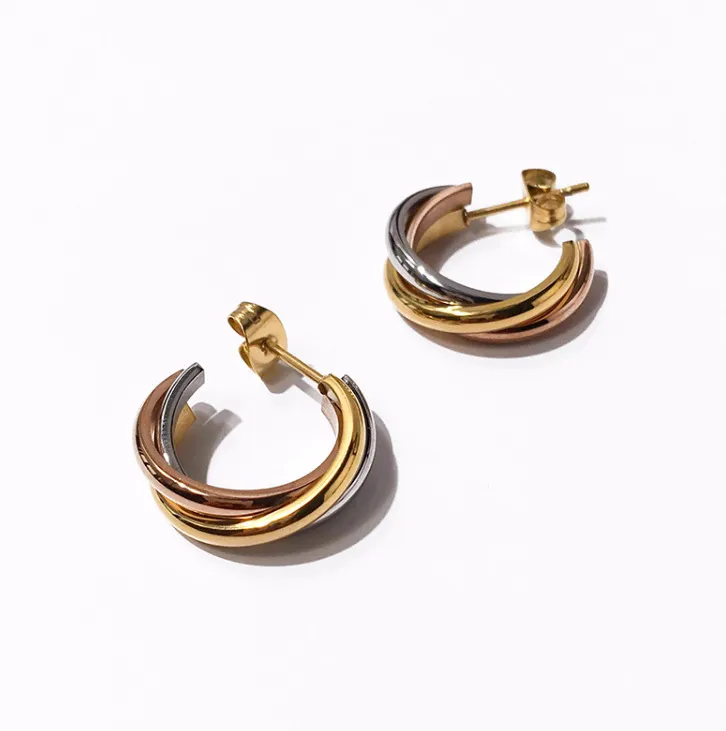 Aretes Estilo C Chapados en Oro 18K Titanio