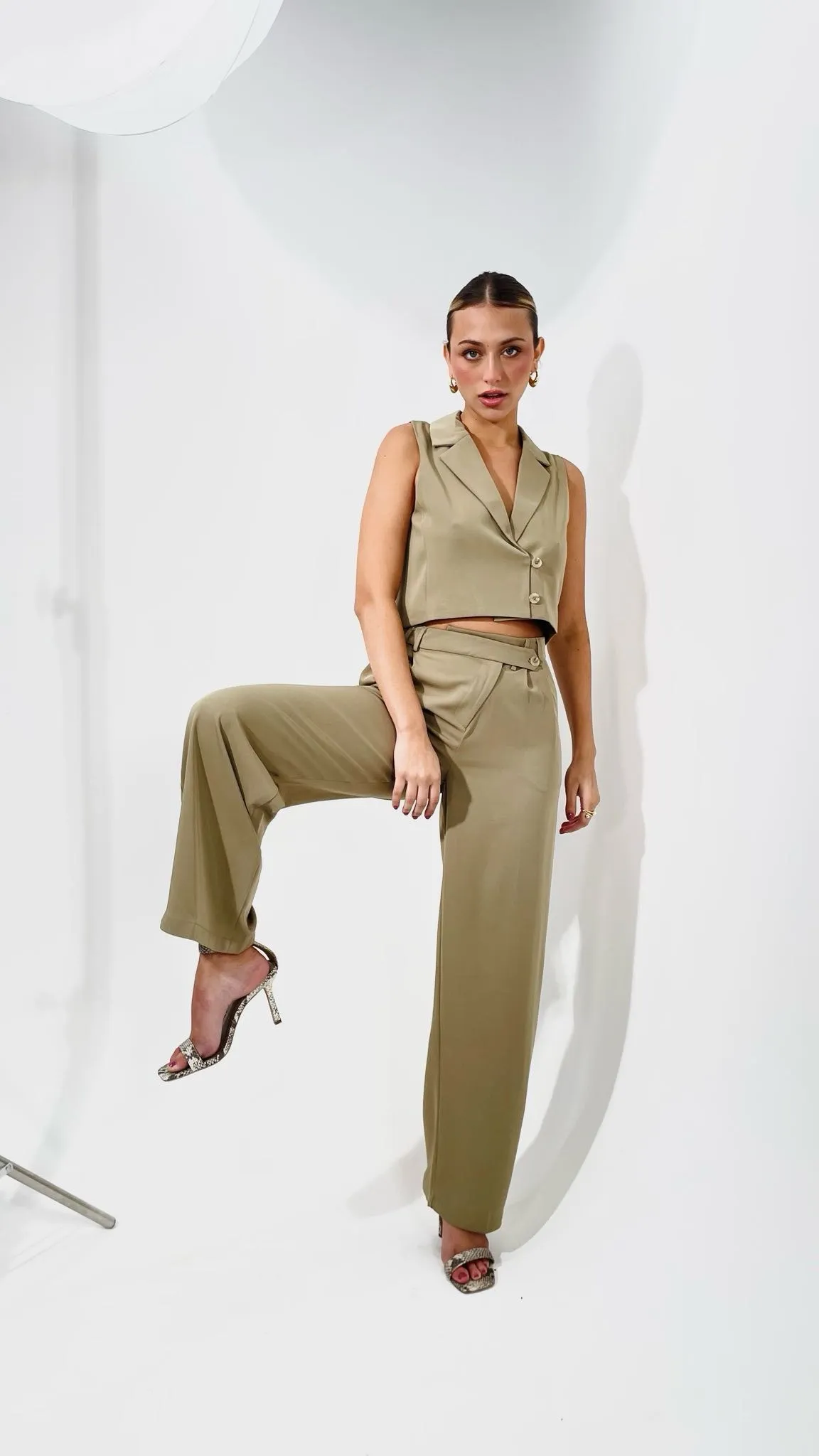 Set chaleco y pantalón  khaki