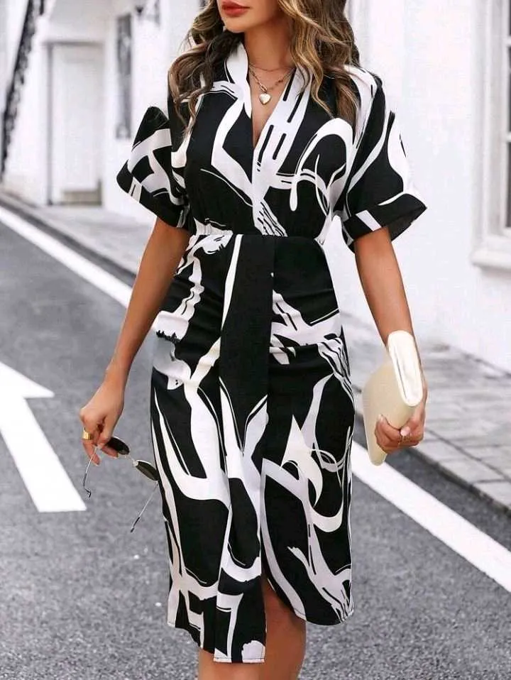 Vestido estampado blanco y negro midi con manga corta 