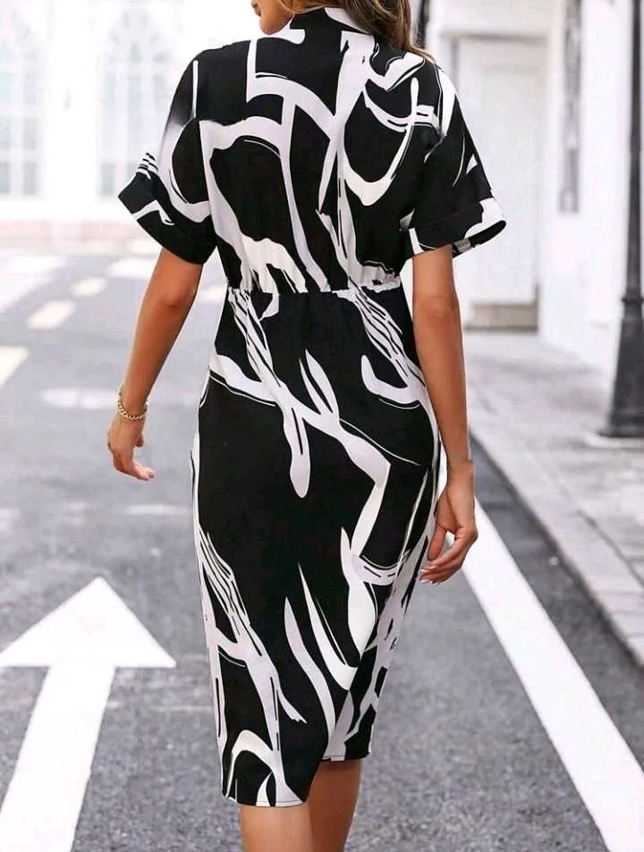 Vestido estampado blanco y negro midi con manga corta 