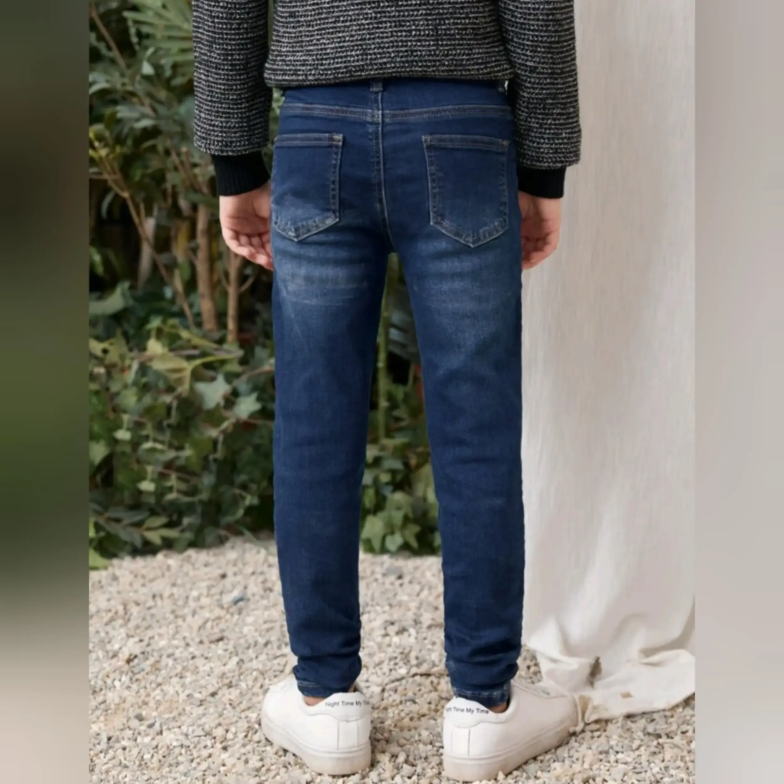 Jeans de Mezclilla con Bolsillos Oblicuos