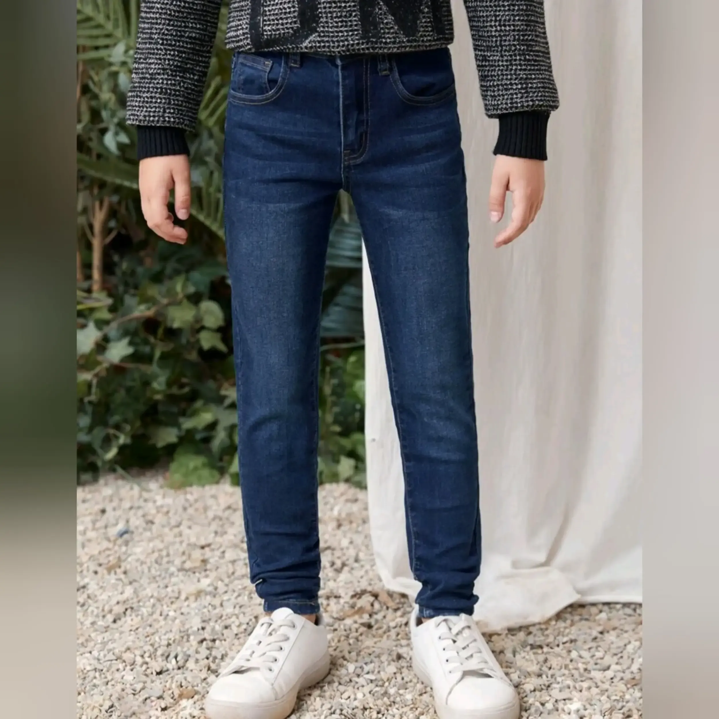 Jeans de Mezclilla con Bolsillos Oblicuos