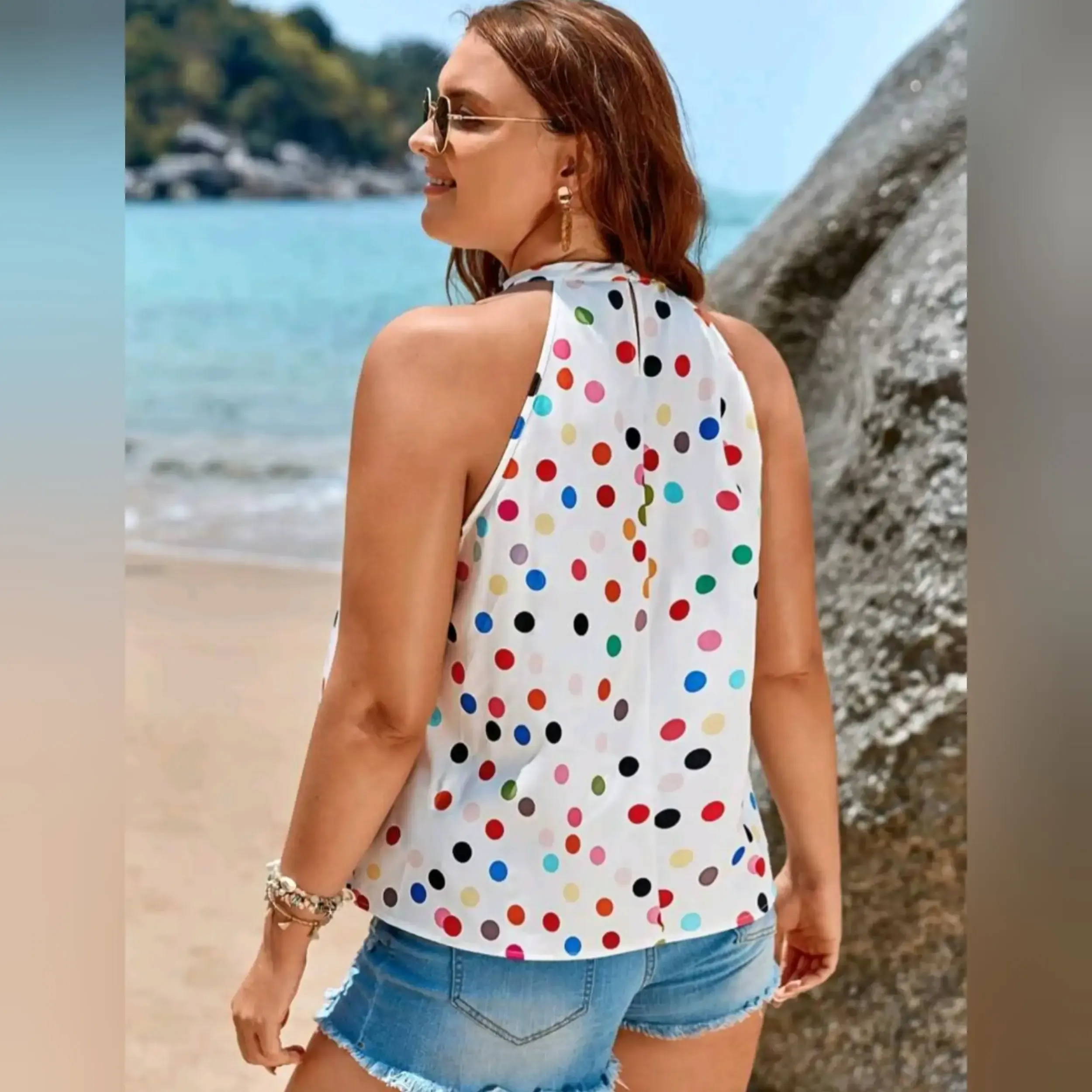 Blusa Cuello Halter y Estampado de Lunares  