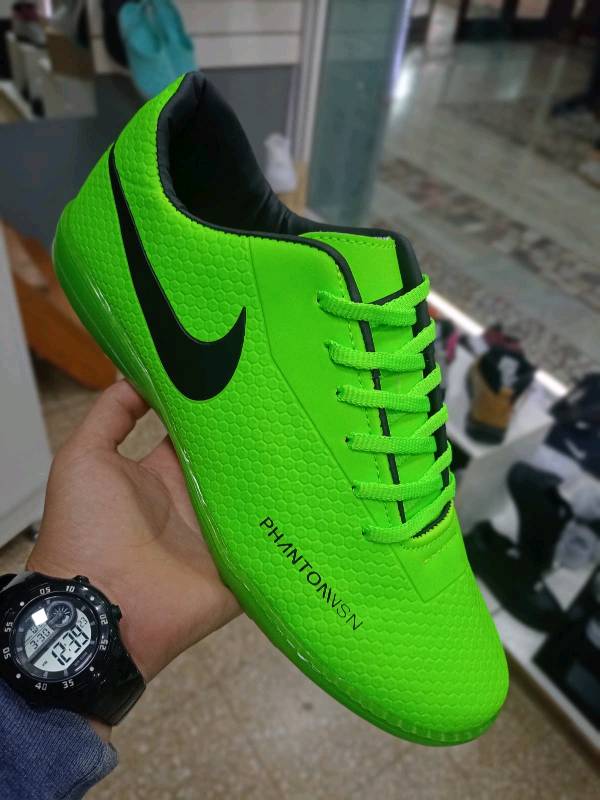 Nike Verde Fluor en San del Valle Catamarca