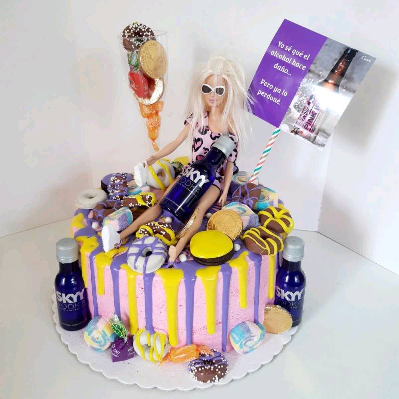 Cerveza Torta Con MuÃ±eca Borracha Torta Barbie Borracha En Lima