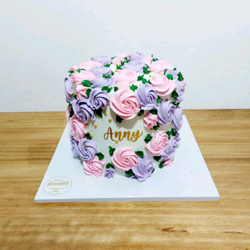 Torta Rosetones lila y rosa bebé en Lima