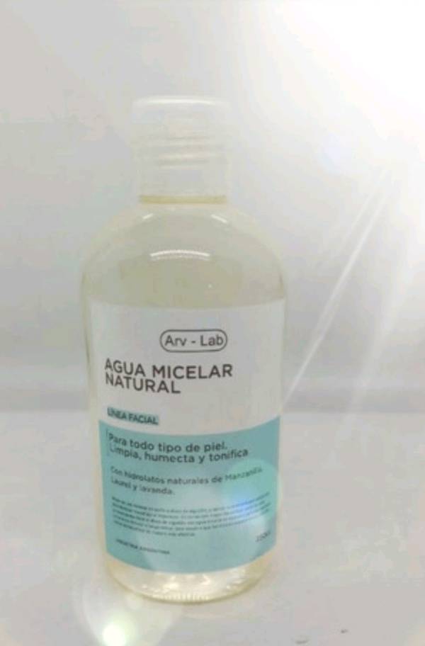 Agua micelar natural