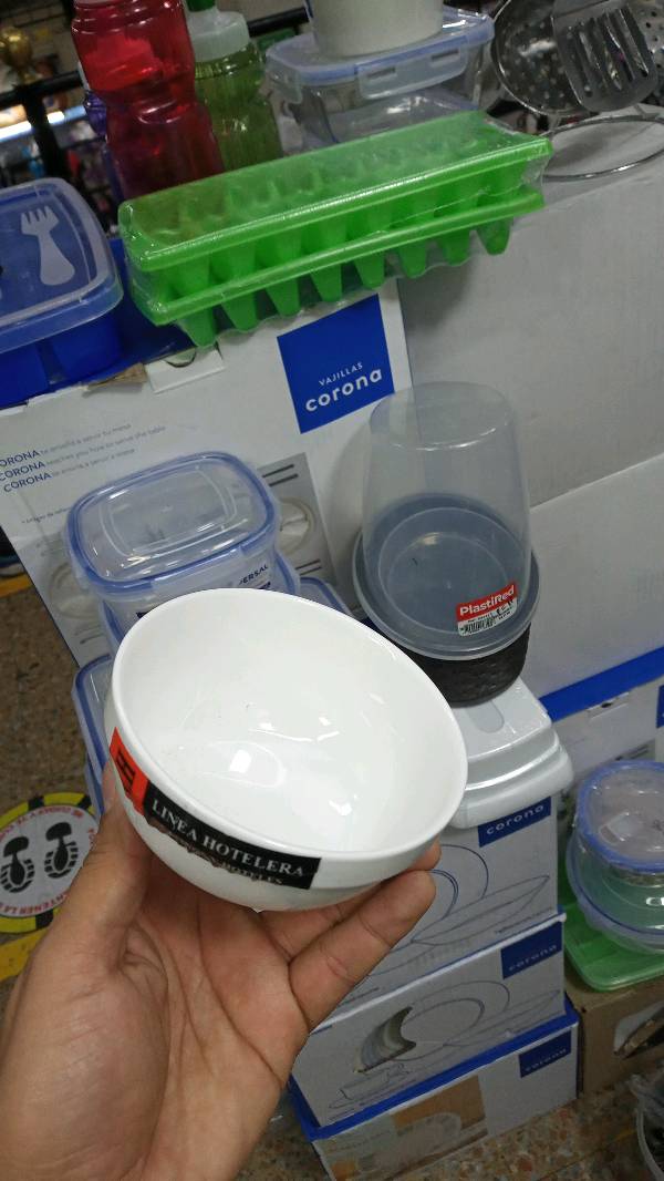 Petri_dish, measuring_cup, waffle_iron