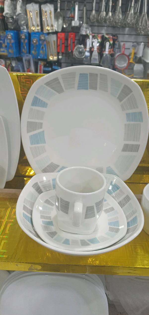 plate, toilet_seat, tray