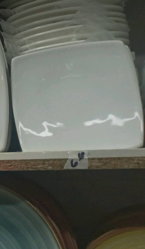 plate_rack, projector, modem