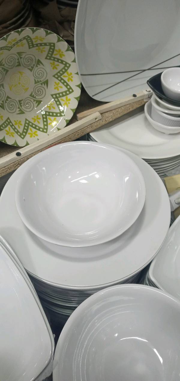 mixing_bowl, plate_rack, wok