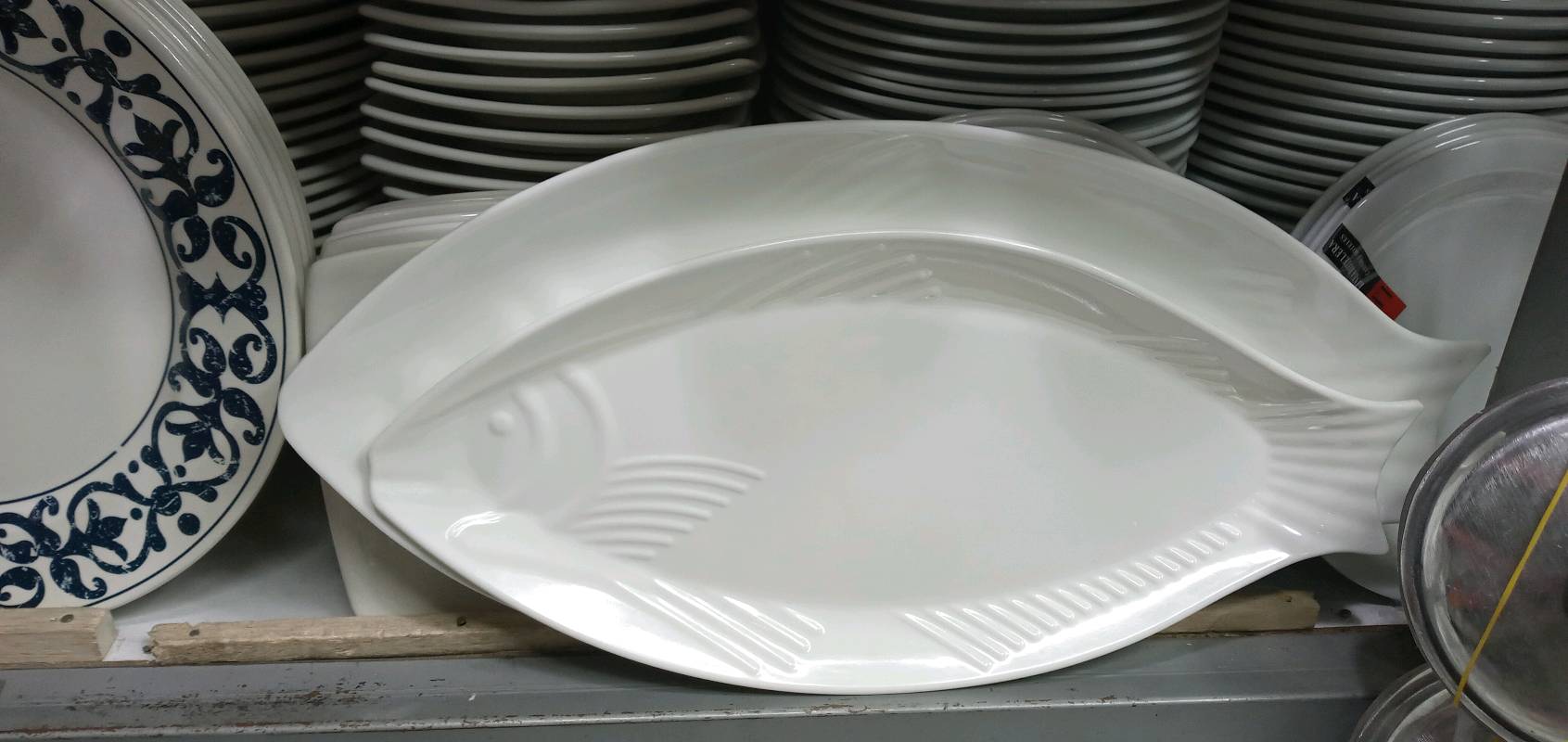 plate_rack, mixing_bowl, ladle