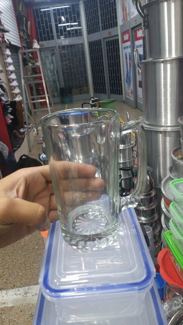 water_jug, measuring_cup, tray
