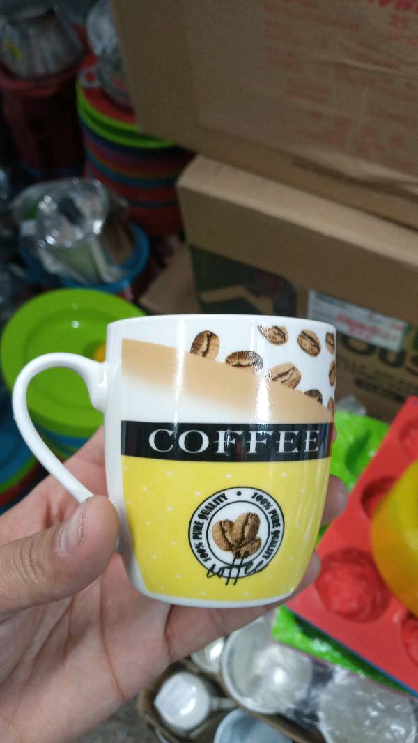 coffee_mug, eggnog, beer_glass