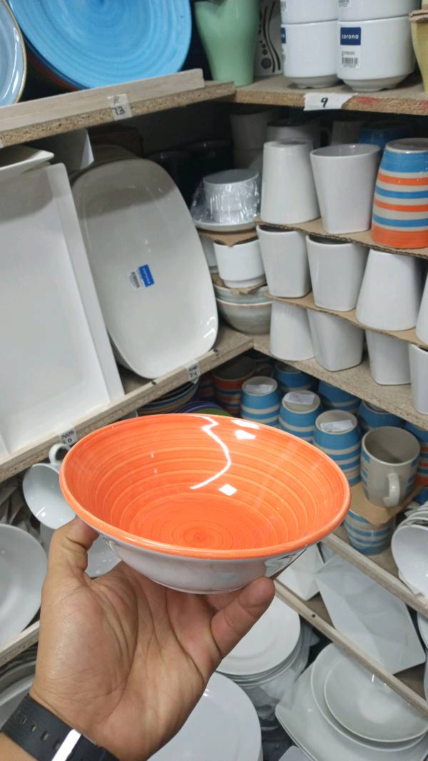 plate_rack, mixing_bowl, wok