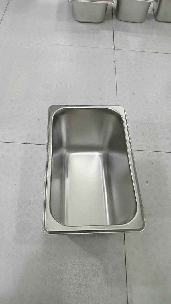 tray, folding_chair, washbasin